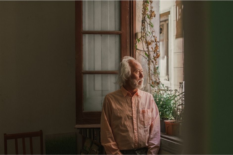 Elderly man with IBD experiencing symptoms